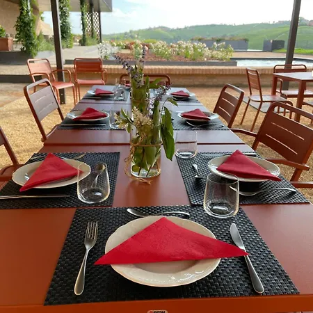 Bed & Breakfast Foresteria, Winery & Events Destination Monforte D'Alba