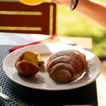 Bed & Breakfast Foresteria Del Castello Di Perno - With Stunning Langhe Views At A Barolo Winery *