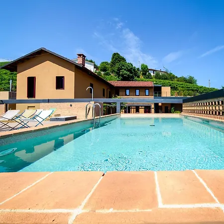 Foresteria Del Castello Di Perno - With Stunning Langhe Views At A Barolo Winery Bed & Breakfast
