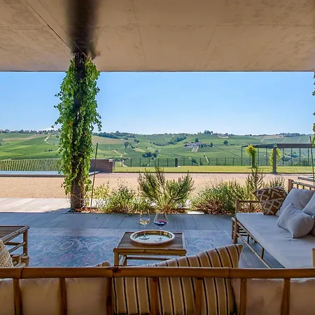 Foresteria Del Castello Di Perno - With Stunning Langhe Views At A Barolo Winery Отель типа 