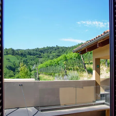 Foresteria Del Castello Di Perno - With Stunning Langhe Views At A Barolo Winery Отель типа 