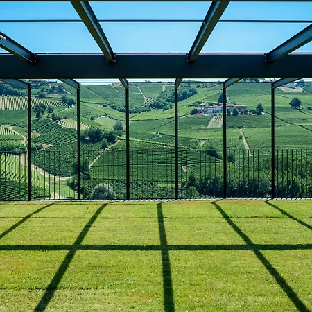 Foresteria Del Castello Di Perno - With Stunning Langhe Views At A Barolo Winery Monforte D'Alba
