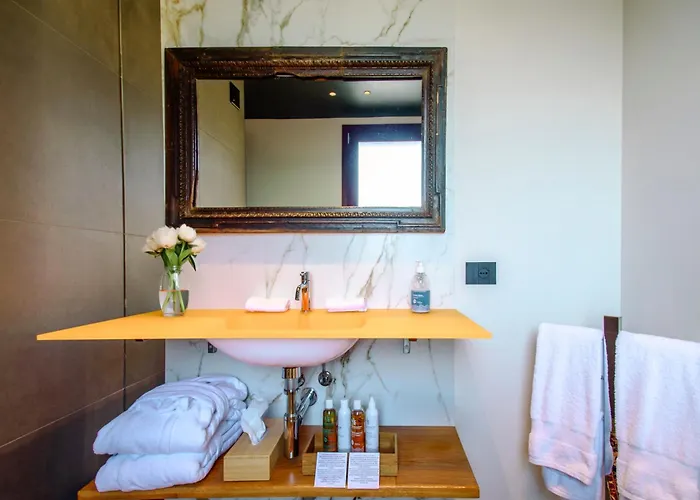 Bed & Breakfast Foresteria, Winery & Events Destination Monforte dʼAlba